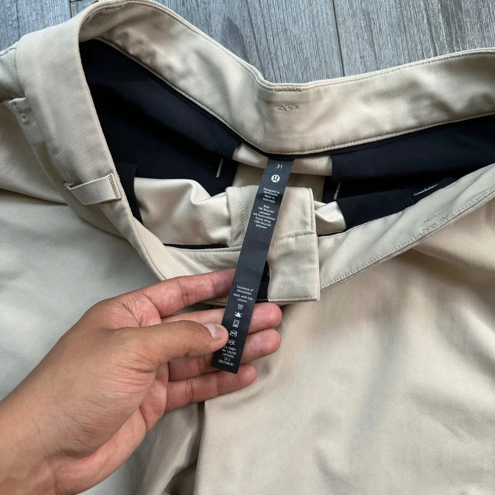NWOT Lululemon ABC Chino Beige Shorts size 31 Mens Casual Golf
